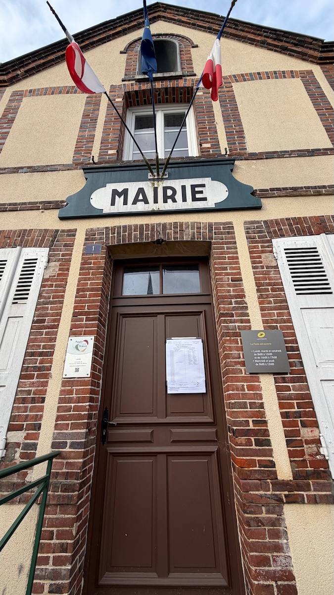 Porte de la mairie